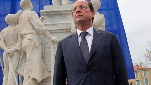 François Hollande a invoqué lundi "la synthèse" de Jean Jaurès, dont il visitait le fief à Carmaux, dans le Tarn, pour appeler de ses voeux une "une gauche rassemblée" et un "vote gagnant" dès le premier tour de la présidentielle. /Photo prise le 16 avril
