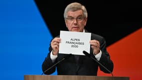 Thomas Bach, président du CIO, accord les JO 2030 aux Alpes françaises