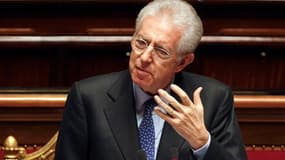 Soulignant les grandes lignes de son programme devant le Sénat, le président du Conseil Mario Monti a promis d'appliquer à l'Italie un programme bâti autour de trois axes - rigueur budgétaire, croissance économique et équité sociale - afin de faire face à