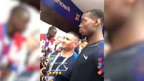 Le caporal-chef Manuel dans le vestiaire des Bleus