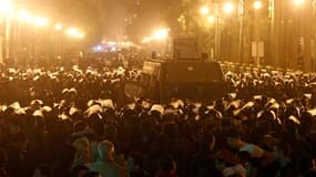 Manifestation anti-gouvernementale sur la place de Tahrir, au Caire. Trois Egyptiens, dont un policier, sont morts mardi lors de manifestations qui se sont déroulées dans plusieurs villes du pays pour réclamer la fin du régime du président Hosni Moubarak,