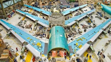 Un Boeing 747 en train d'être assemblé.