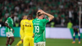 Léo Pétrot le 17 mai 2025 avec l'AS Saint-Etienne lors de la dernière journée de Ligue 1