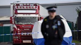 Le camion où ont été découverts 39 corps à Grays, au Royaume-Uni, le 23 octobre 2019