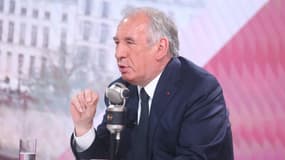 Le Premier ministre François Bayrou sur le plateau du Face-à-face de BFMTV-RMC, le 27 mai 2025.