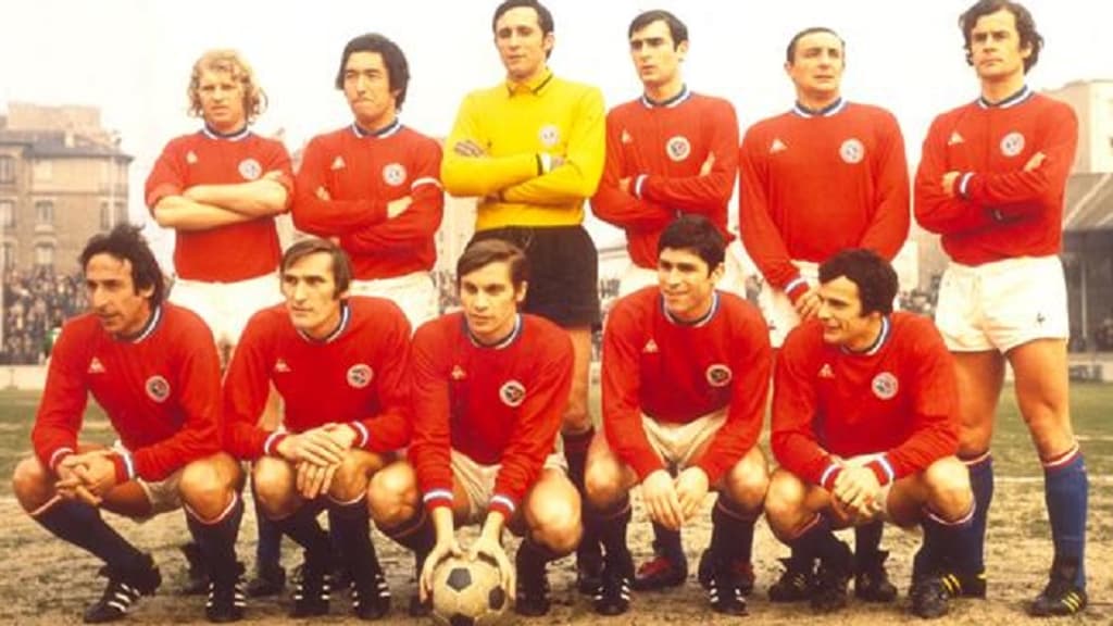 Le premier maillot du PSG Le premier maillot du PSG