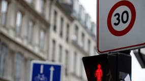 Signalisation d'une zone 30 à Paris.