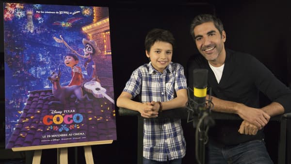 Ary Abittan et Andrea Santamaria pendant le doublage de "Coco", attendu dans les salles le 29 novembre 2017