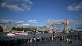 Les Britanniques font la queue pour entrer à Westminster Hall le 16 septembre.