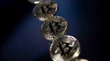 Les toutes premières unités de bitcoin ont été émises le 3 janvier 2009.