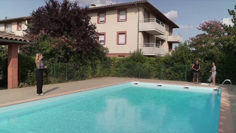 Alexandra (g), copropriétaire d'une résidence à Toulouse, août 2024