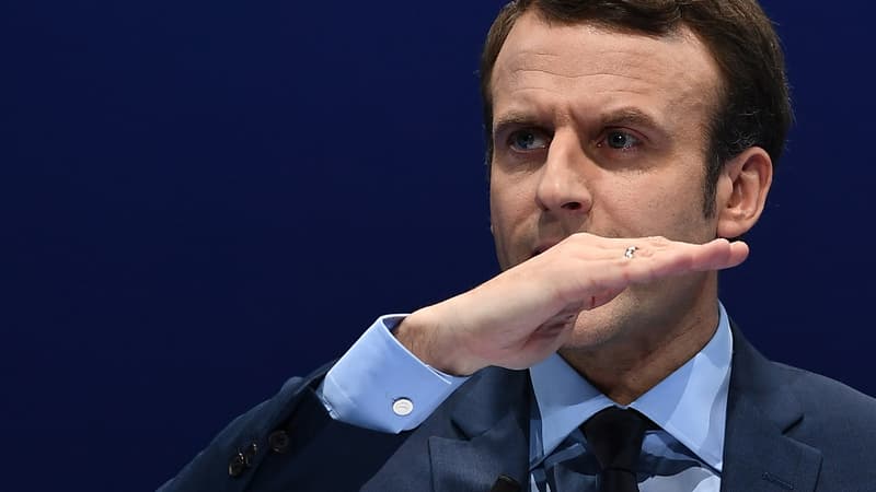 Emmanuel Macron a tenu samedi un meeting devant 1.200 personnes.