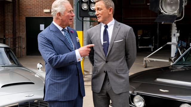 Le prince Charles et Daniel Craig sur le plateau de "James Bond 25"
