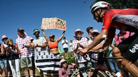 L'ambiance dans Mûr-de-Bretagne lors de la 7e étape du Tour de France, le 11 juillet 2025
