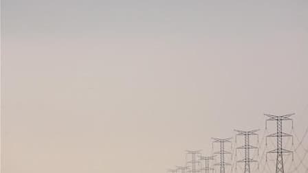Les prix de l'électricité vont augmenter en France, indépendamment de la réforme en cours du marché de l'électricité, déclare le délégué général auprès du médiateur national de l'énergie, Bruno Léchevin. /Photo d'archives/REUTERS/Marcelo del Pozo