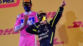 Esteban Ocon sur le podium, devant Sergio Perez