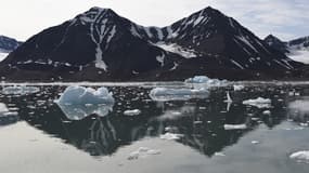 Le fjord Kongsfjorden situé au Svalbard norvégien dans l'Arctique