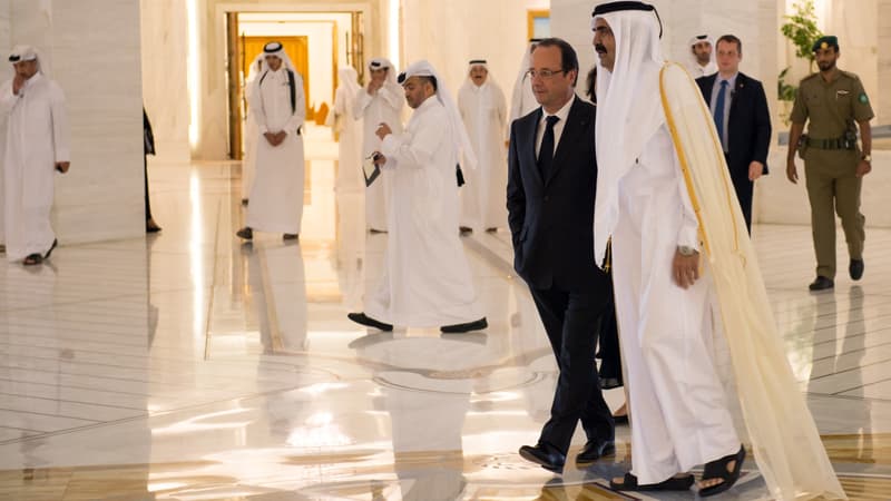 François Hollande à Doha en 2013 avec le cheikh Hamad bin Khalifa al-Thani