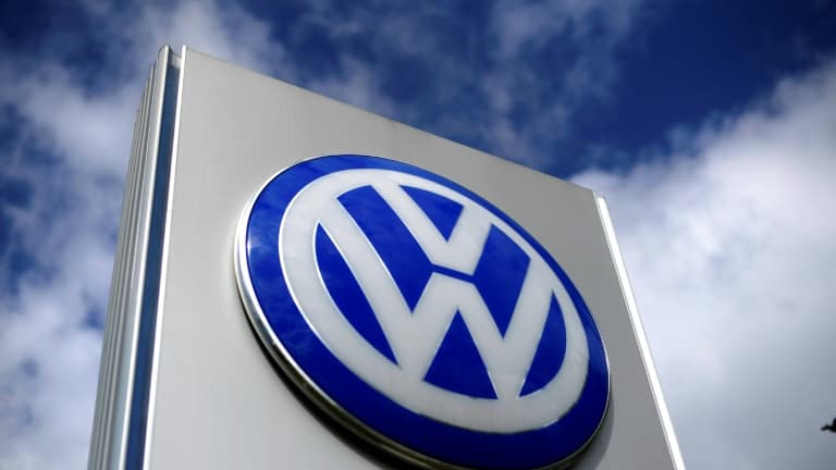Le géant allemand de l'automobile Volkswagen a annoncé jeudi une chute de 12% de son bénéfice opérationnel au troisième trimestre sur un an.