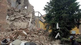 A Finale Emilia, près de Modène. Un puissant séisme de magnitude 6,0 sur l'échelle de Richter a touché le nord de l'Italie, à une trentaine de kilomètres au nord-ouest de Bologne, faisant au moins quatre morts et provoquant des dégâts matériels sur des si