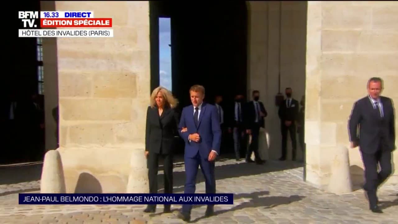 Emmanuel Et Brigitte Macron Arrivent Aux Invalides Pour L Hommage A Jean Paul Belmondo
