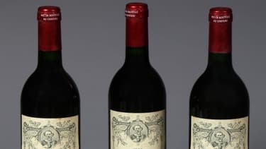 Ces bouteilles de Pétrus sont estimées entre 2.200 et 2.500 euros.