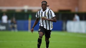 Franco Tongya avec le maillot de la Juventus en août 2020