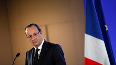 Au plus bas dans les sondages, François Hollande cherche une réponse aux inquiétudes des Français sourds à sa méthode de concertation et de proximité, au point de donner des idées de retour à son adversaire de la présidentielle, Nicolas Sarkozy. /Photo pr