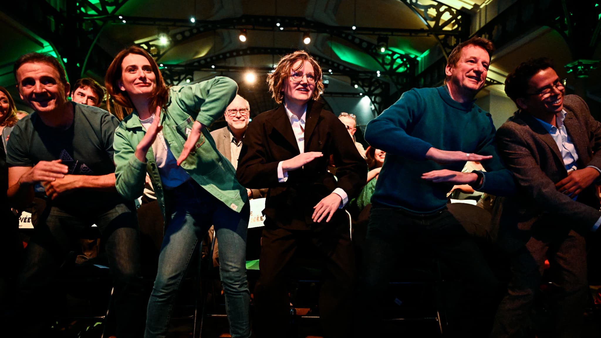 La tête de liste des Ecologistes aux élections européennes, Marie Toussaint, entourée de Marine Tondelier et Yannick Jadot, lors d'un meeting de campagne à Paris, le 2 décembre 2023. La tête de liste des Ecologistes aux élections européennes, Marie Toussaint, entourée de Marine Tondelier et Yannick Jadot, lors d'un meeting de campagne à Paris, le 2 décembre 2023.