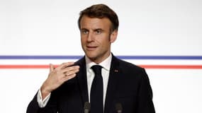 Emmanuel Macron a tenu une conférence de presse ce dimanche, en marge d'un déplacement en France du chancelier allemand Olaf Scholz 