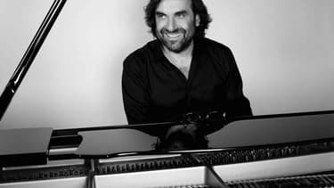 Le service cloud d'iMuze s'appuie sur les compétences complémentaires de musiciens comme André Manoukian et d'informaticiens comme Yacin Bahi, les deux cofondateurs de la start-up.