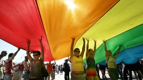 Plusieurs milliers de personnes ont participé à la marche des Fiertés LGBT+ à Marseille