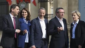 Les frondeurs du PS (g à d) Daniel Golderg, Aurélie Filipetti, Laurent Baumel, Christian Paul et Marie-Nöelle Lieneman, à Paris le 11 mai 2015