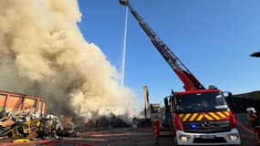 Incendie dans les locaux de la société Profer dans le 14e arrondissement de Marseille le 30 avril 2025