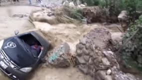 Pérou: cet homme s'est retrouvé coincé dans son véhicule
