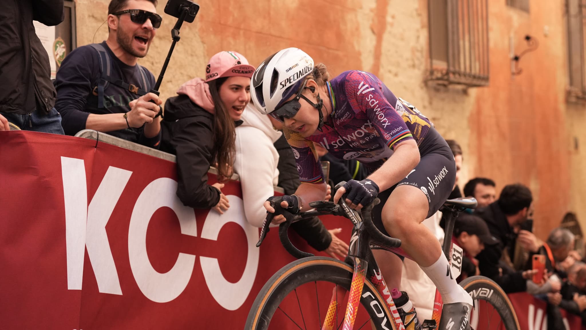 Anna Van der Breggen sur les Strade Bianche 2025 Anna Van der Breggen sur les Strade Bianche 2025