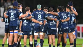 La communion des joueurs de l'Aviron Bayonnais lors de leur choc de Top 14, 3 novembre 2024