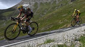 Jonas Vingegaard et Tadej Pogacar le 13/07/2022 lors de la 11e étape du Tour de France