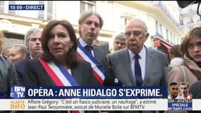 Attaque à Paris: "Un jeune homme est un mort, un Parisien qui aimait cette ville (...) Nous sommes debout et rassemblés", déclare Hidalgo