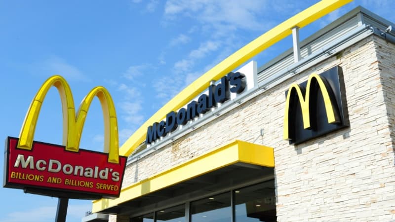 Licencié avec de fortes indemnités, l'ex-PDG de McDonald's est poursuivi par son ex-employeur