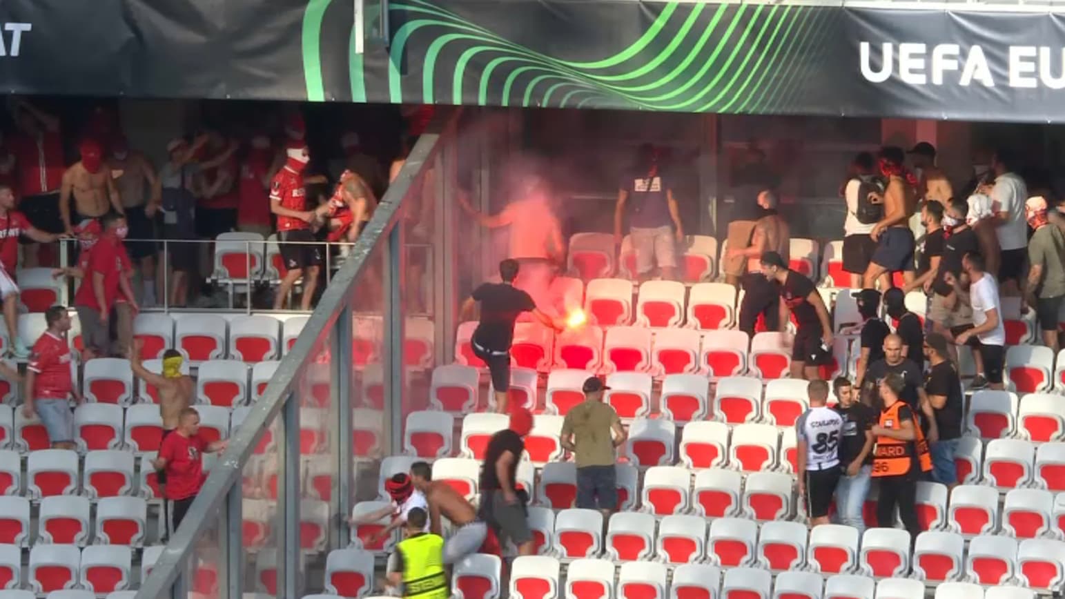 Les supporters de Cologne face à Nice, le 8 septembre 2022. Les supporters de Cologne face à Nice, le 8 septembre 2022.
