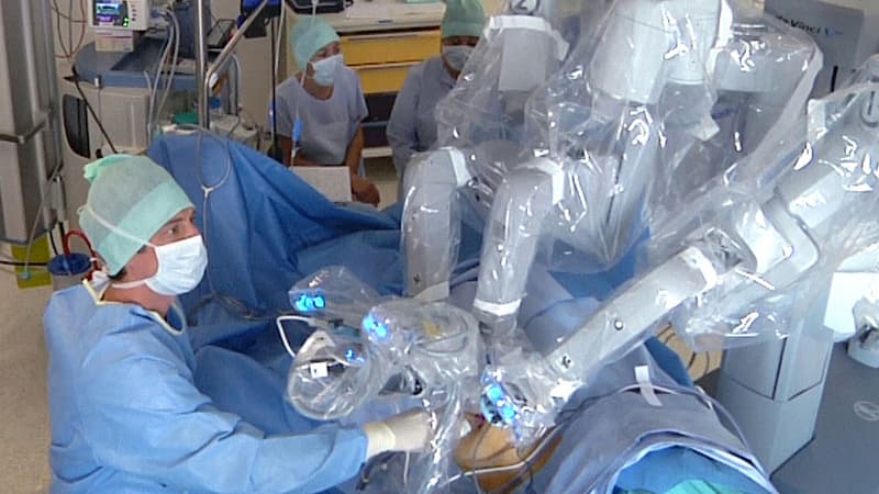 Avec les progrès techniques de la médecine, le corps médical se serait éloigné des patients.