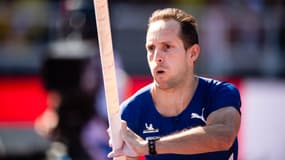 Renaud Lavillenie lors d'un concours de saut à la perche
