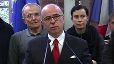 Le ministre de l'Intérieur, Bernard Cazeneuve, s'est exprimé sur les intempéries dans le Var le 29 novembre 2014.