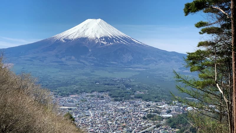 Surtourisme au Japon: une ville va dresser une palissade pour cacher une vue sur le Mont Fuji