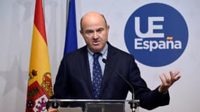 Le ministre de l'économie espagnol dans le cadre d'une conférence de presse au Luxembourg