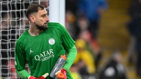 Gianluigi Donnarumma avant la séance de tirs au but de Liverpool-PSG (0-1, 1 t.a.b. 4), le 11 mars 2025