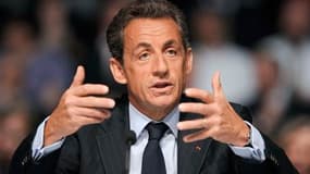 Nicolas Sarkozy entame vendredi la dernière année de son mandat avec un lourd déficit de popularité et un bilan contesté qui alimentent dans sa majorité la crainte d'une défaite aux scrutins présidentiel et législatif de 2012. /Photo prise le 21 avril 201
