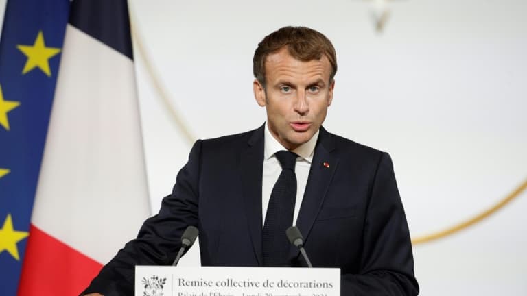 Le président français Emmanuel Macron lors d'une cérémonie au Palais de l'Elysée à Paris le 20 septembre 2021