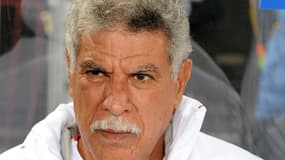 Hassan Shehata sur le banc égyptien lors d'un match contre l'Italie comptant pour la Coupe des confédérations 2009. 